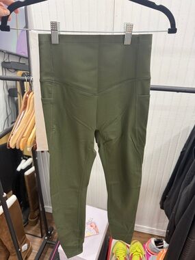 HALARA Olive Green High-Waist Leggings with Side Pockets